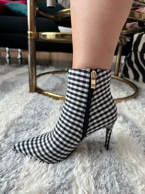 Lulus Selenah Gingham Pointed Toe Ankle Booties Sz 6 NWOT